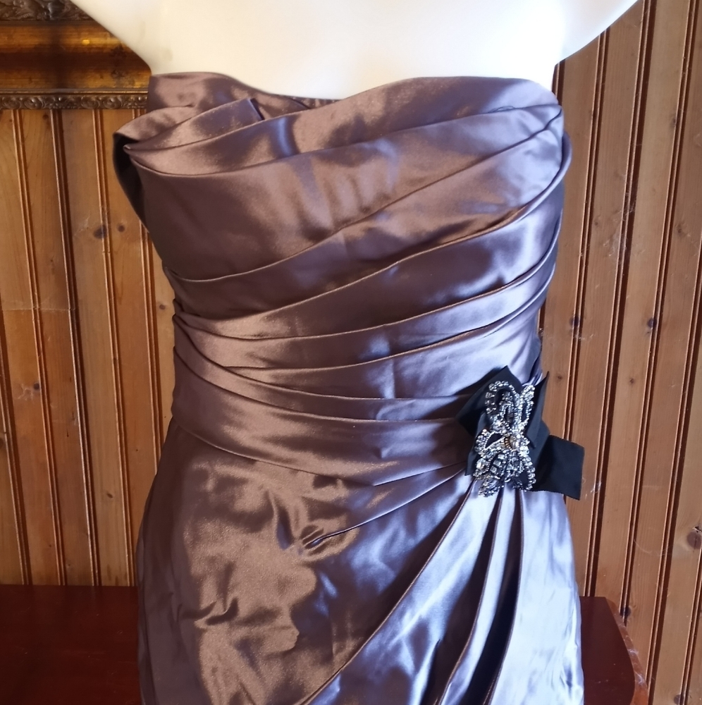 LOVE Brand Violet short formal gown Sz 00